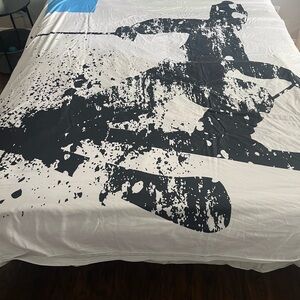 Skiing Silhouette Duvet Cover